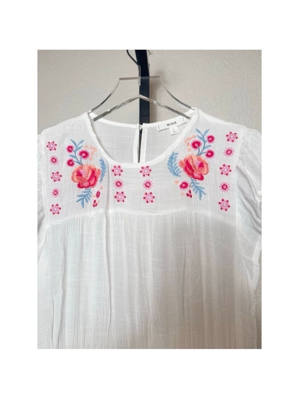 NWOT Mine White Embroidered Flutter Sleeve Dress L - Picture 4 of 6